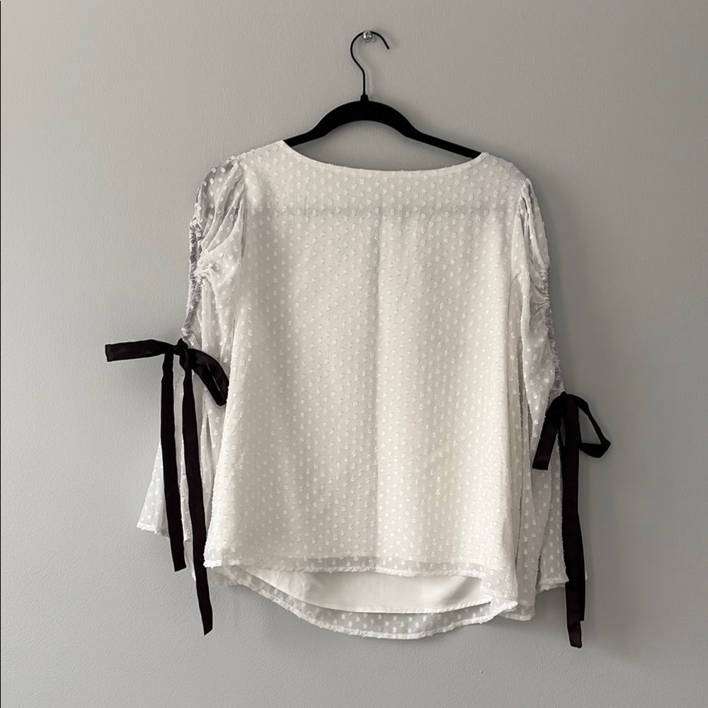 1st Sight Off White Blouse with Black Blow Accents Size Medium
